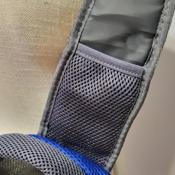 Pet mesh crossbody knapsack travel bag - Picture 6 of 9